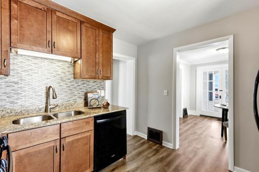 1530 Selby Avenue, Saint Paul, MN 55104