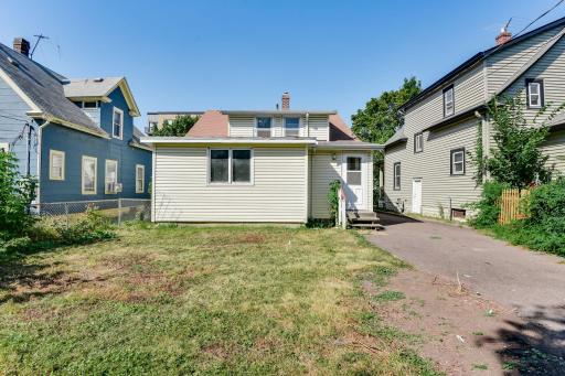 1530 Selby Avenue, Saint Paul, MN 55104