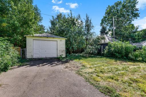 1530 Selby Avenue, Saint Paul, MN 55104
