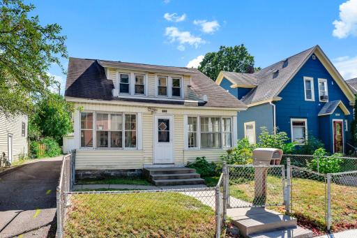 1530 Selby Avenue, Saint Paul, MN 55104