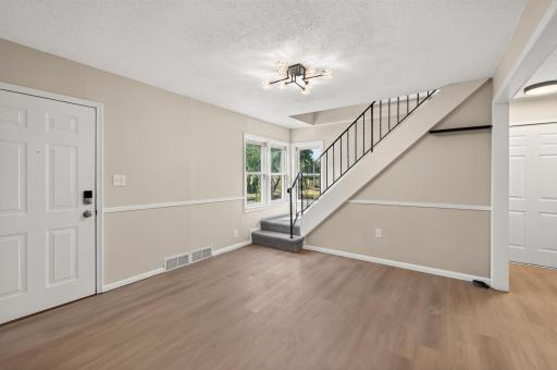 2057 Sherwood Avenue, Saint Paul, MN 55119