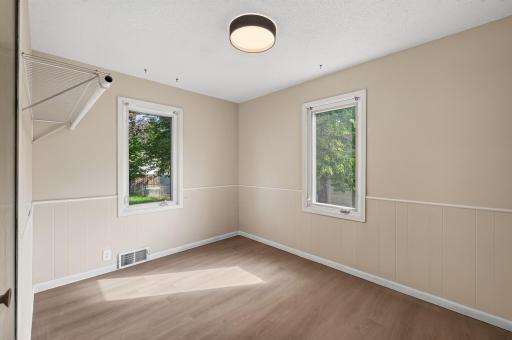 2057 Sherwood Avenue, Saint Paul, MN 55119