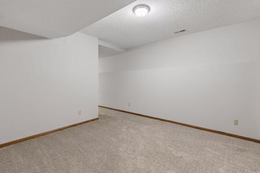 12708 Diamond Drive, Burnsville, MN 55337