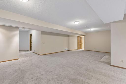 12708 Diamond Drive, Burnsville, MN 55337