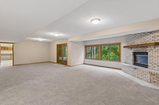 12708 Diamond Drive, Burnsville, MN 55337