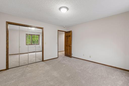 12708 Diamond Drive, Burnsville, MN 55337