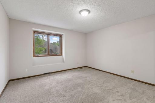 12708 Diamond Drive, Burnsville, MN 55337
