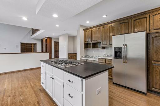 12708 Diamond Drive, Burnsville, MN 55337