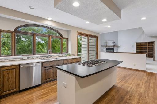 12708 Diamond Drive, Burnsville, MN 55337