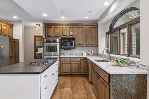 12708 Diamond Drive, Burnsville, MN 55337
