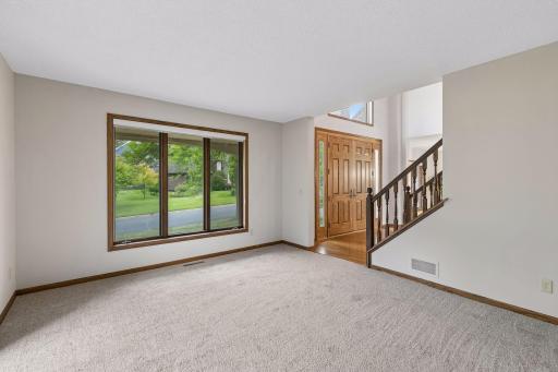 12708 Diamond Drive, Burnsville, MN 55337