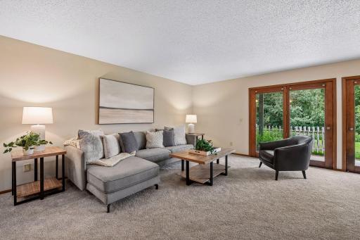 15275 Lesley Lane, Eden Prairie, MN 55346