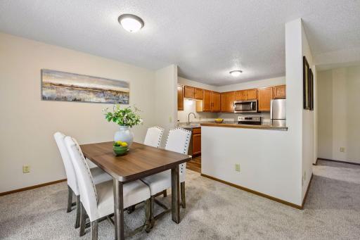 15275 Lesley Lane, Eden Prairie, MN 55346