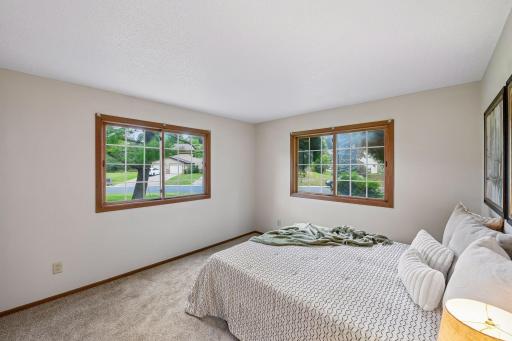 15275 Lesley Lane, Eden Prairie, MN 55346