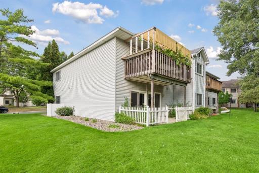15275 Lesley Lane, Eden Prairie, MN 55346