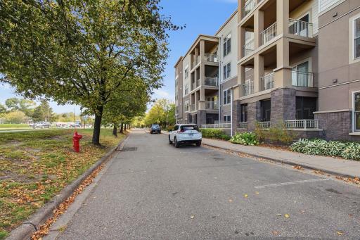 8-web-or-mls-2201_Village_Ln_Bloomingtron_MN_008.jpg