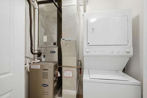 9-web-or-mls-2201_Village_Ln_Bloomingtron_MN_009.jpg