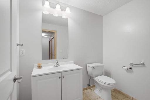 12-web-or-mls-2201_Village_Ln_Bloomingtron_MN_012.jpg