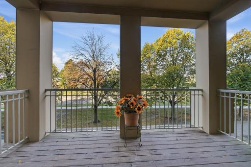 29-web-or-mls-2201_Village_Ln_Bloomingtron_MN_029.jpg
