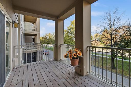 30-web-or-mls-2201_Village_Ln_Bloomingtron_MN_030.jpg