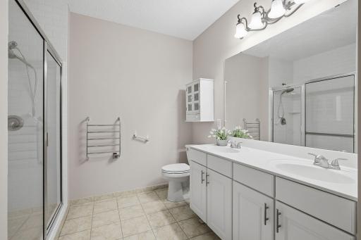 35-web-or-mls-2201_Village_Ln_Bloomingtron_MN_035.jpg