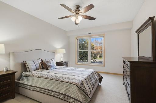 38-web-or-mls-2201_Village_Ln_Bloomingtron_MN_038.jpg