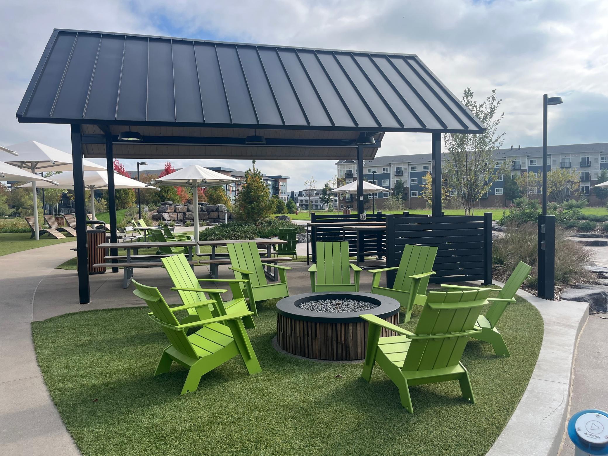 Waterfront Park is a wonderful park to enjoy day or night. Relax and chat with new friends next to one of the fire pits or enjoy a scenic evening walk with the stunning LED light show that lights up all the water features of the park at night.