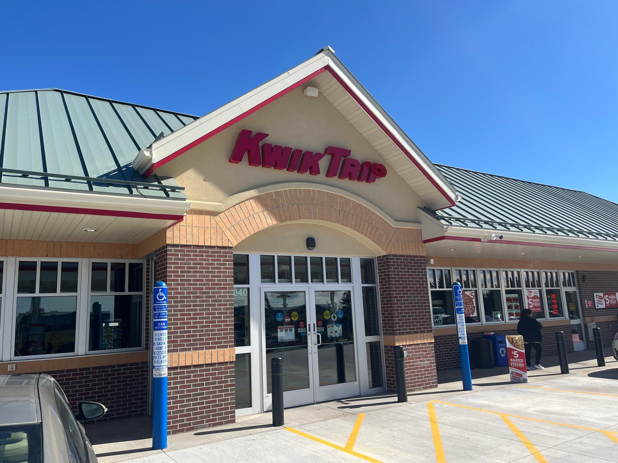 A new 24 hour Kwik Trip also just opened minutes away making life convenient all hours of the day!