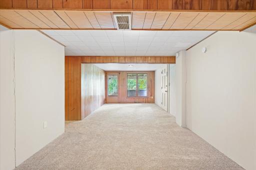 34 5th Street NW, Melrose, MN 56352