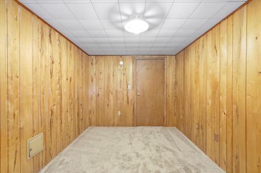 34 5th Street NW, Melrose, MN 56352