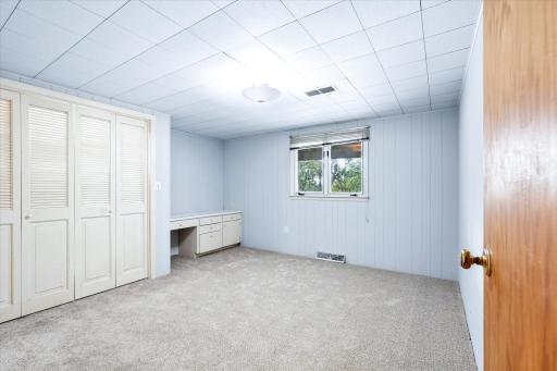 34 5th Street NW, Melrose, MN 56352