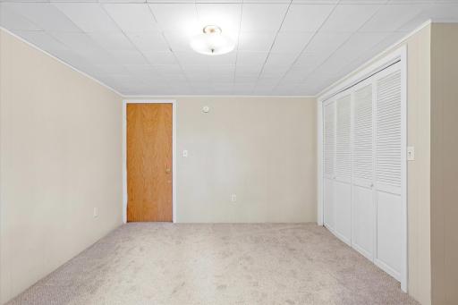 34 5th Street NW, Melrose, MN 56352