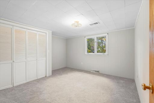 34 5th Street NW, Melrose, MN 56352