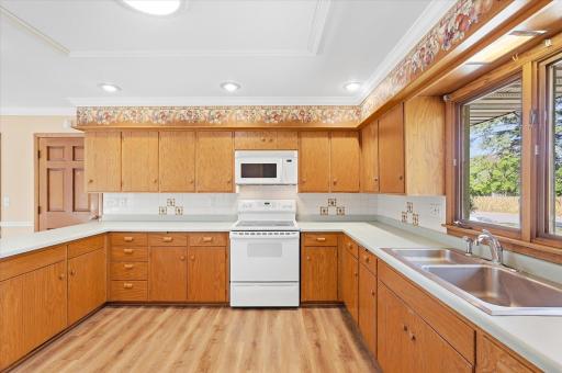 34 5th Street NW, Melrose, MN 56352