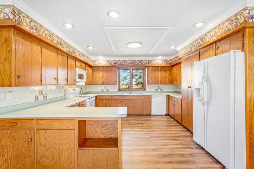 34 5th Street NW, Melrose, MN 56352