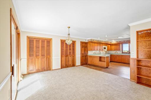 34 5th Street NW, Melrose, MN 56352