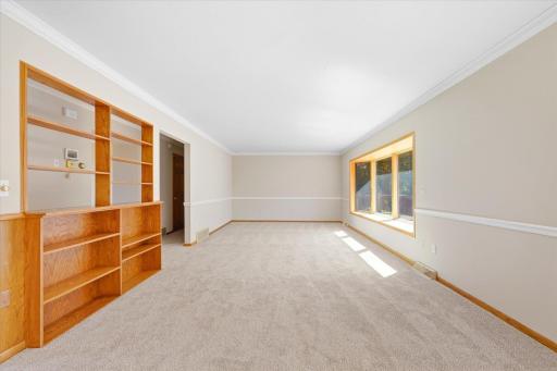 34 5th Street NW, Melrose, MN 56352