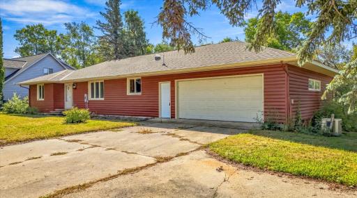 34 5th Street NW, Melrose, MN 56352