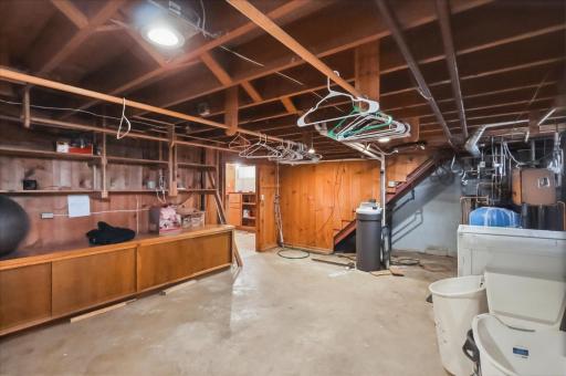 913 9th Street S, Virginia, MN 55792