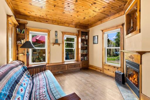 212 6th Street E, Northfield, MN 55057