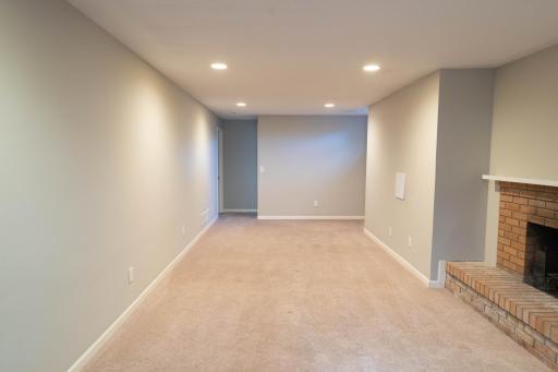 625 Rosswood Lane, Wayzata, MN 55391