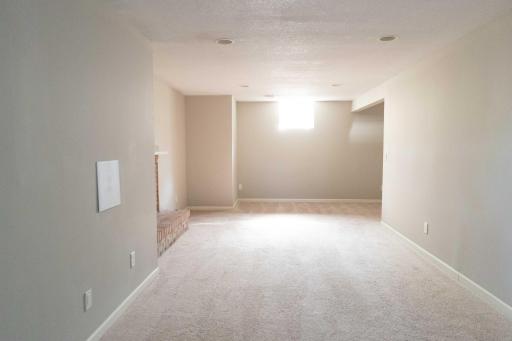 625 Rosswood Lane, Wayzata, MN 55391