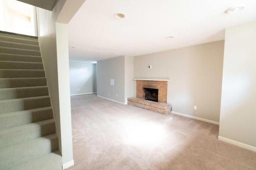 625 Rosswood Lane, Wayzata, MN 55391