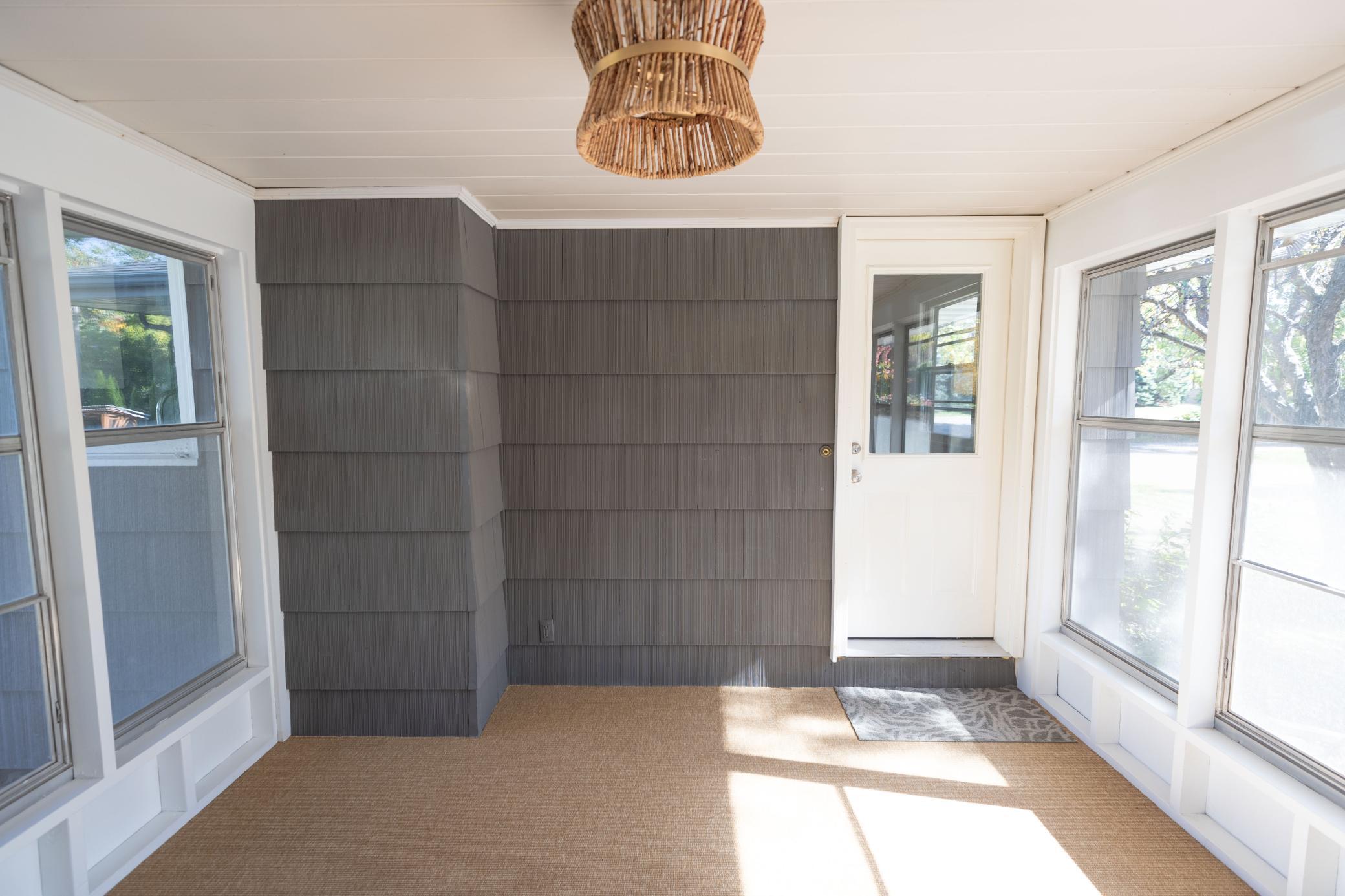 Sunroom/Breezeway