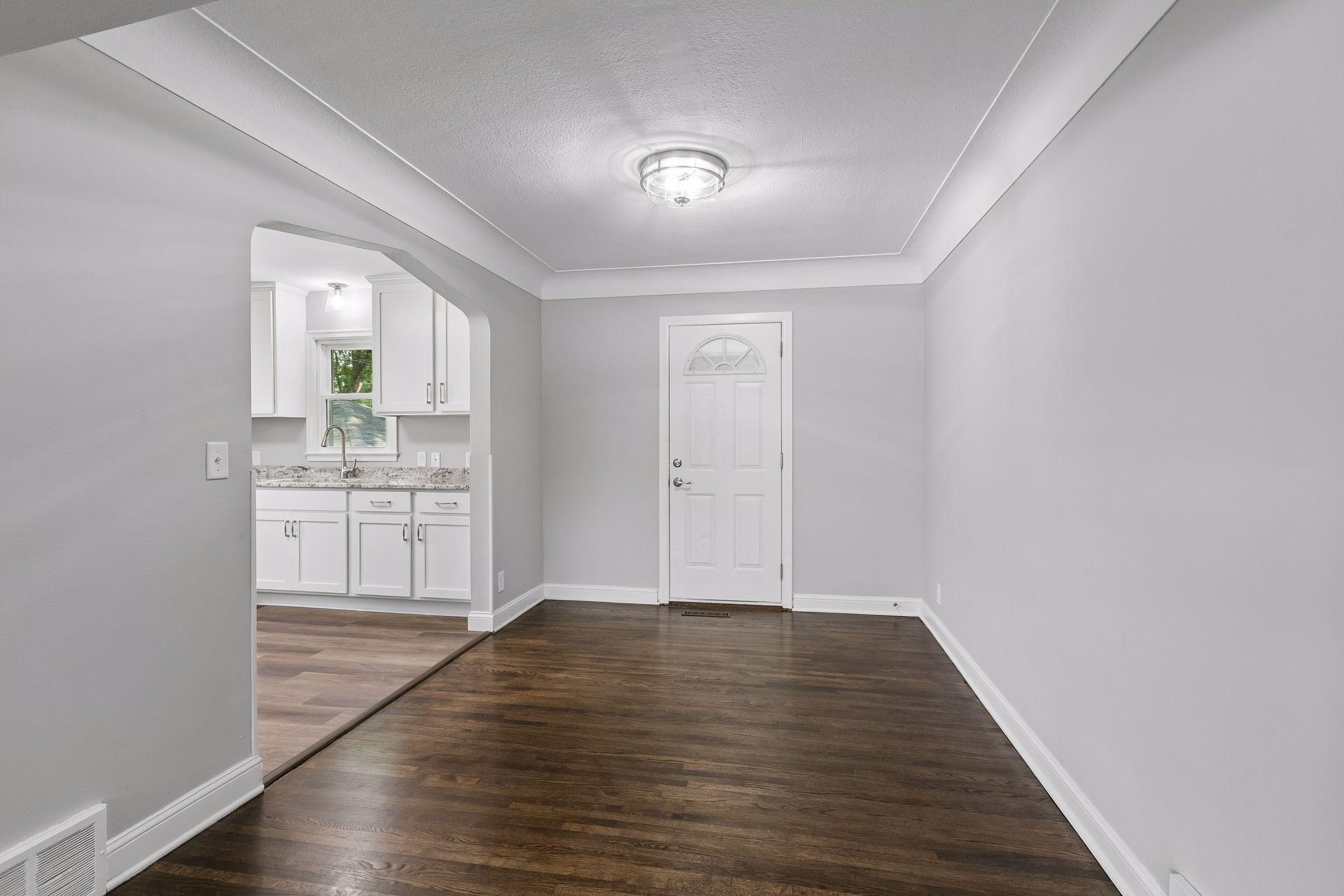 23 - Dining Room 1.jpg