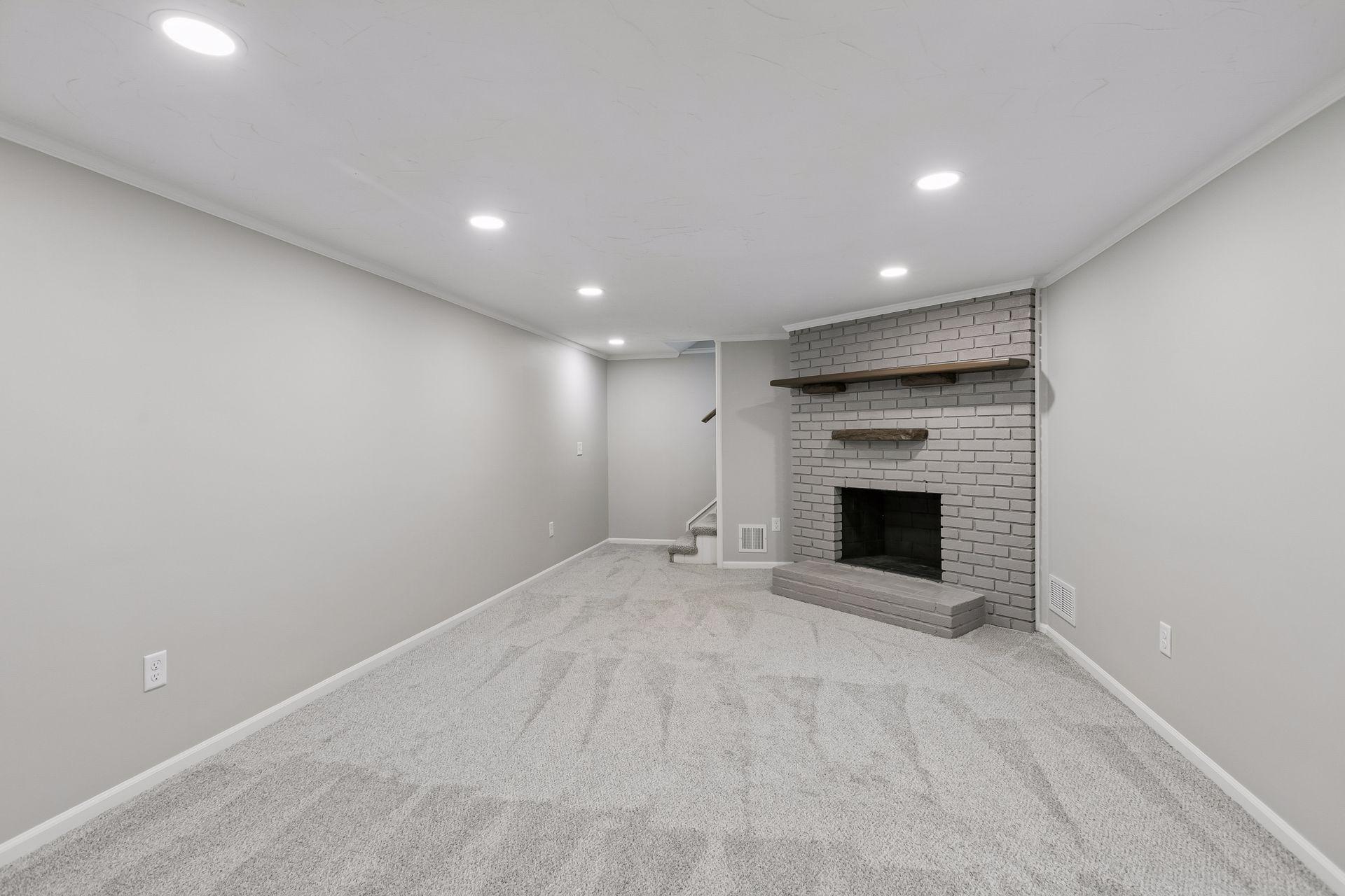 40 - Family Room 2.jpg