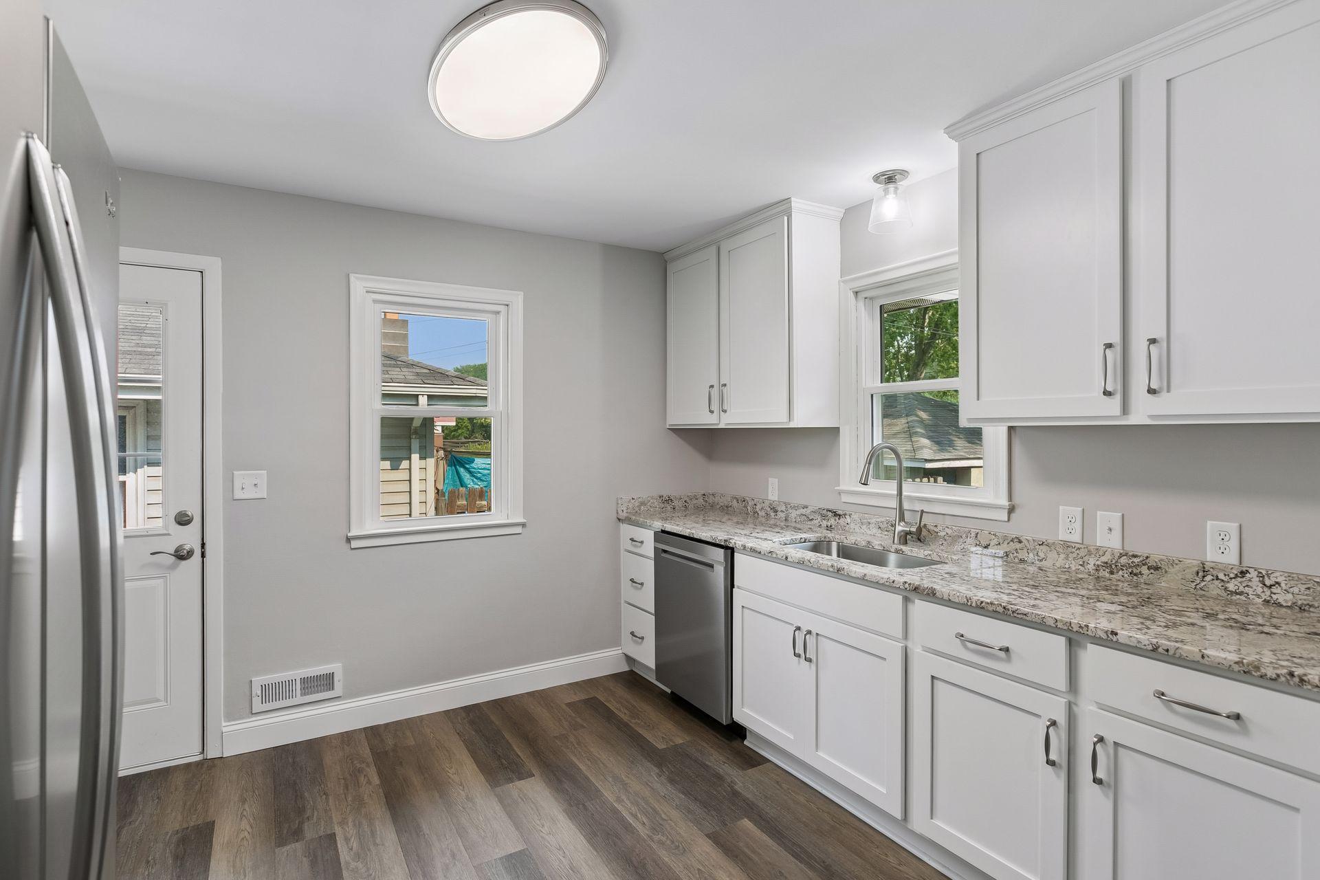 27 - Kitchen 3.jpg