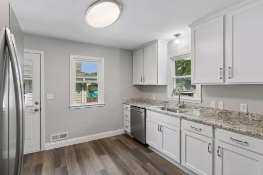 1800 37th Avenue NE, Minneapolis, MN 55421