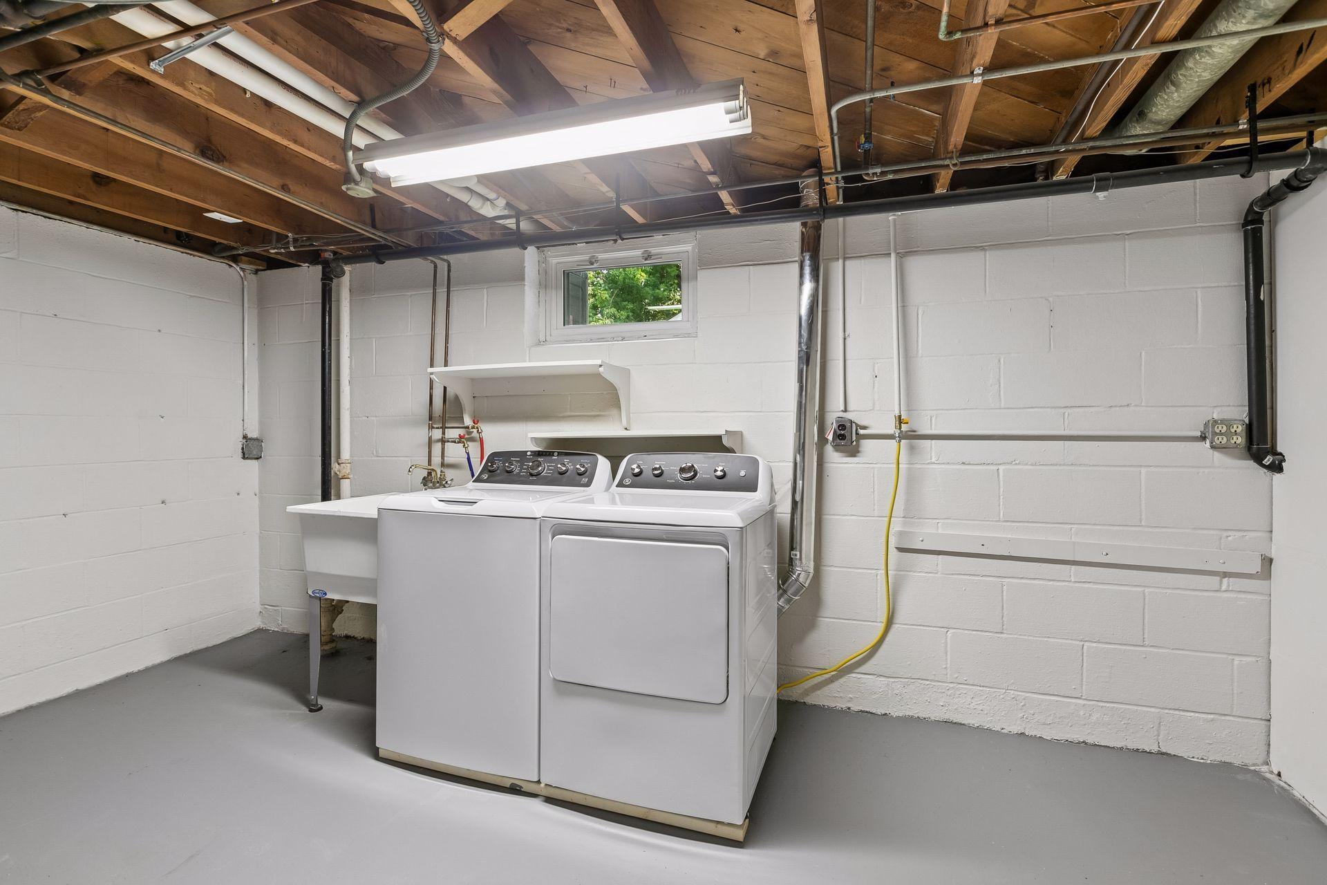14 - Laundry Room.jpg