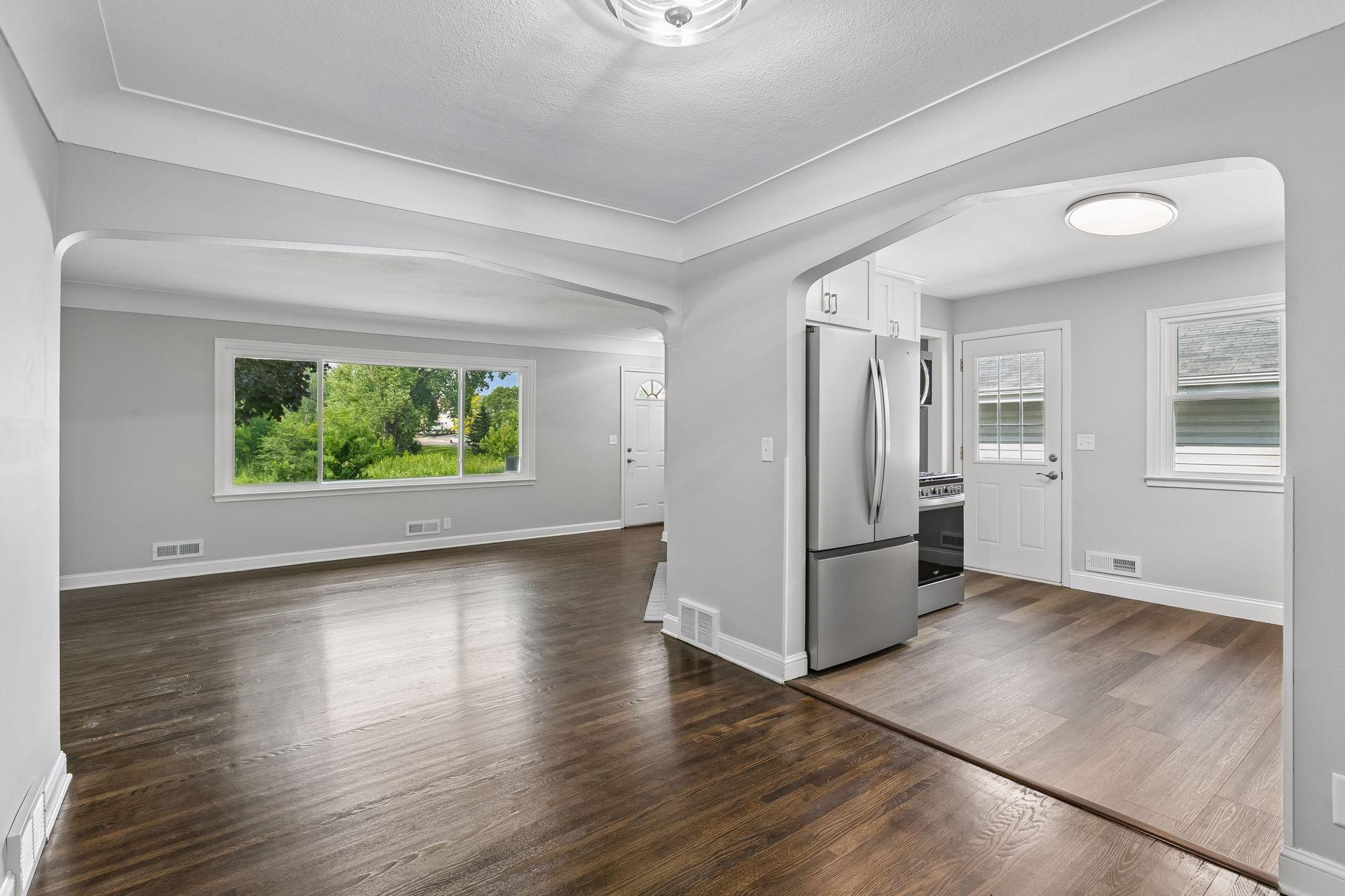 24 - Dining Room 2.jpg